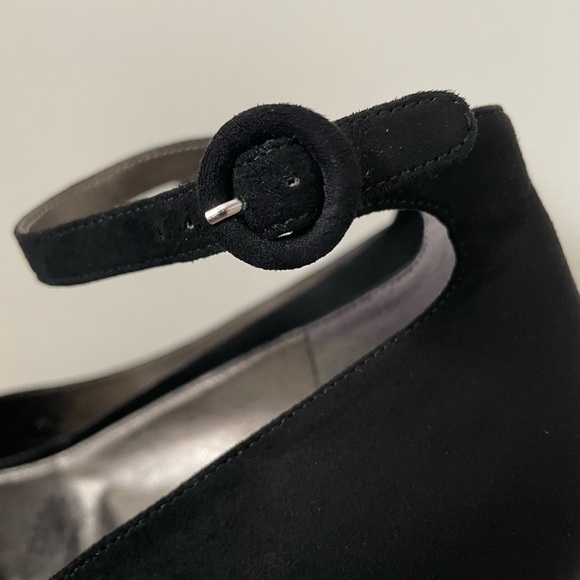 Bandolino Mary Jane Shoes - Picture 4 of 4